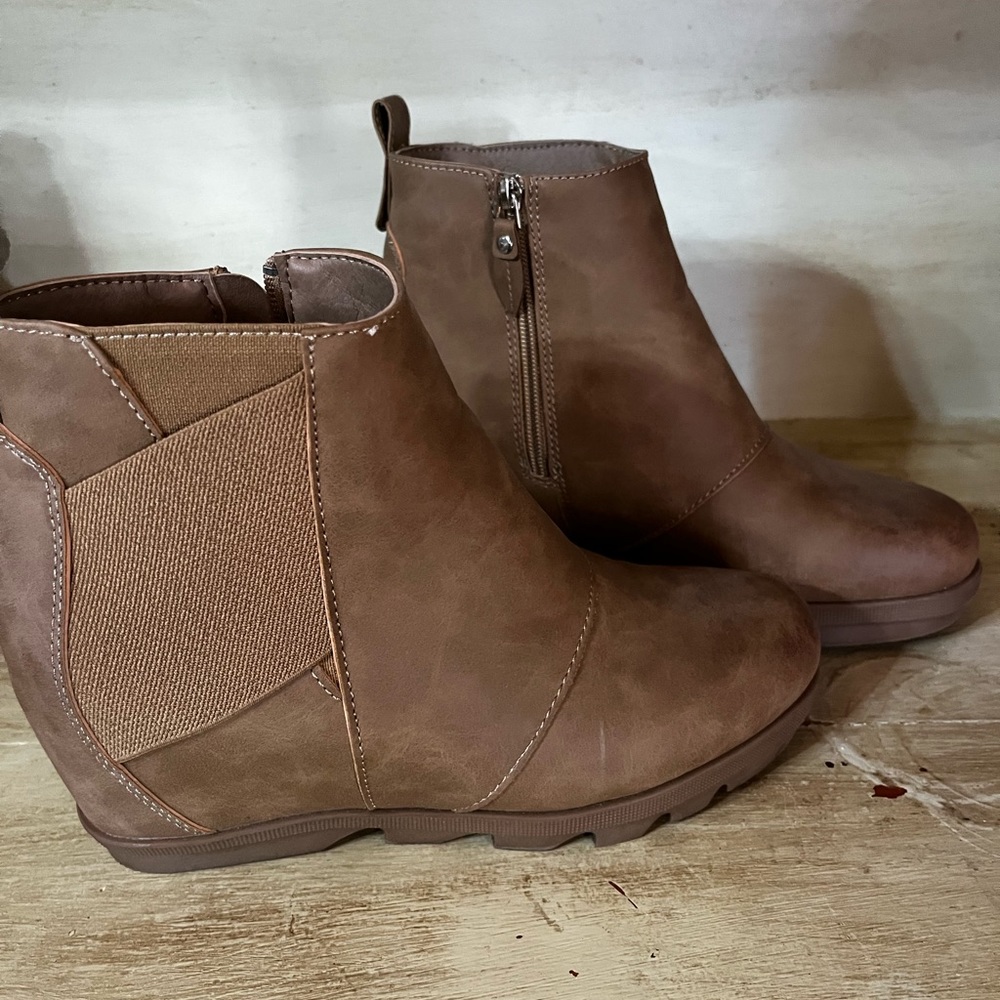 Athelefit booties 9.5